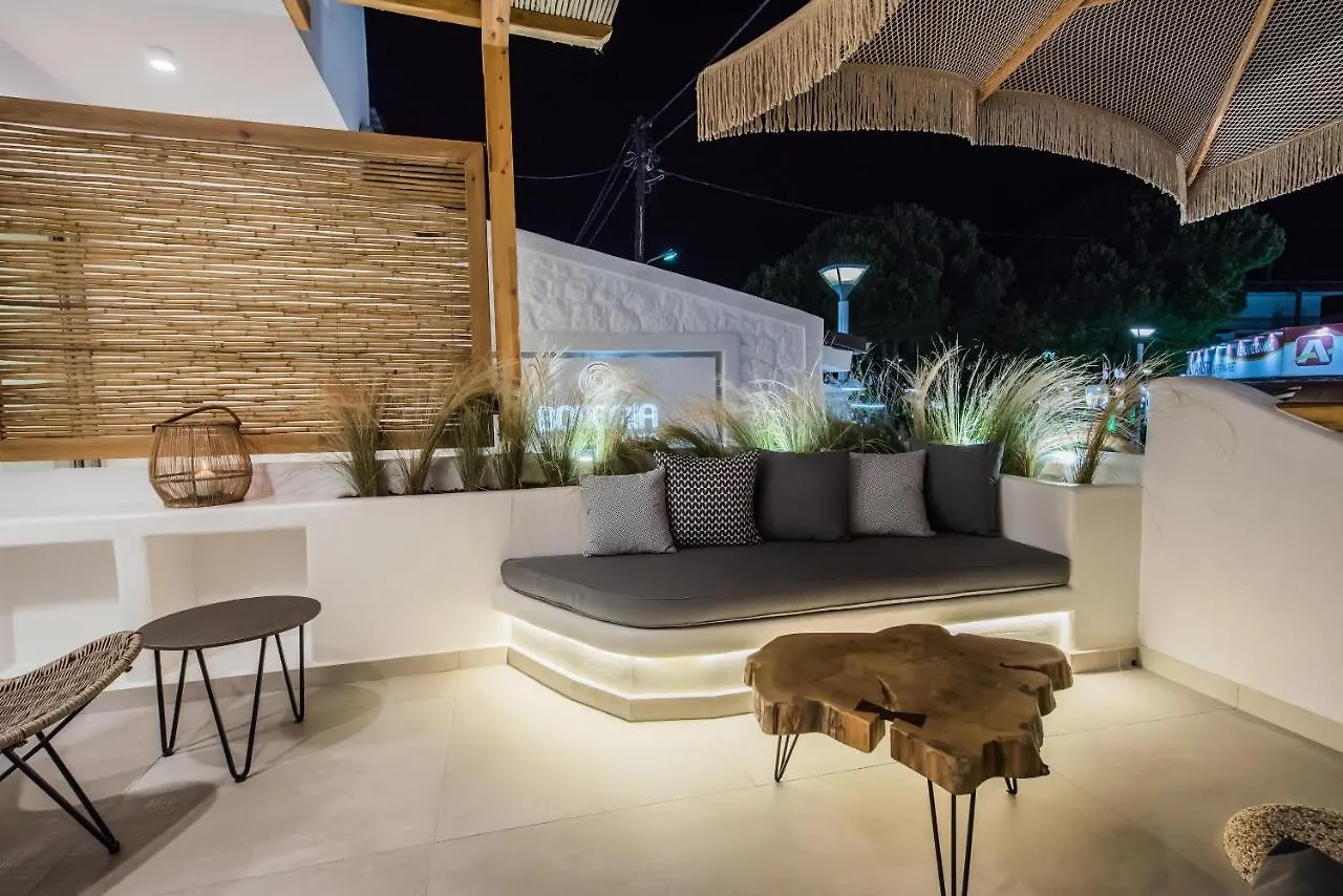 Hotel Bohemia Luxury Living CChanioti 2*, Chanioti